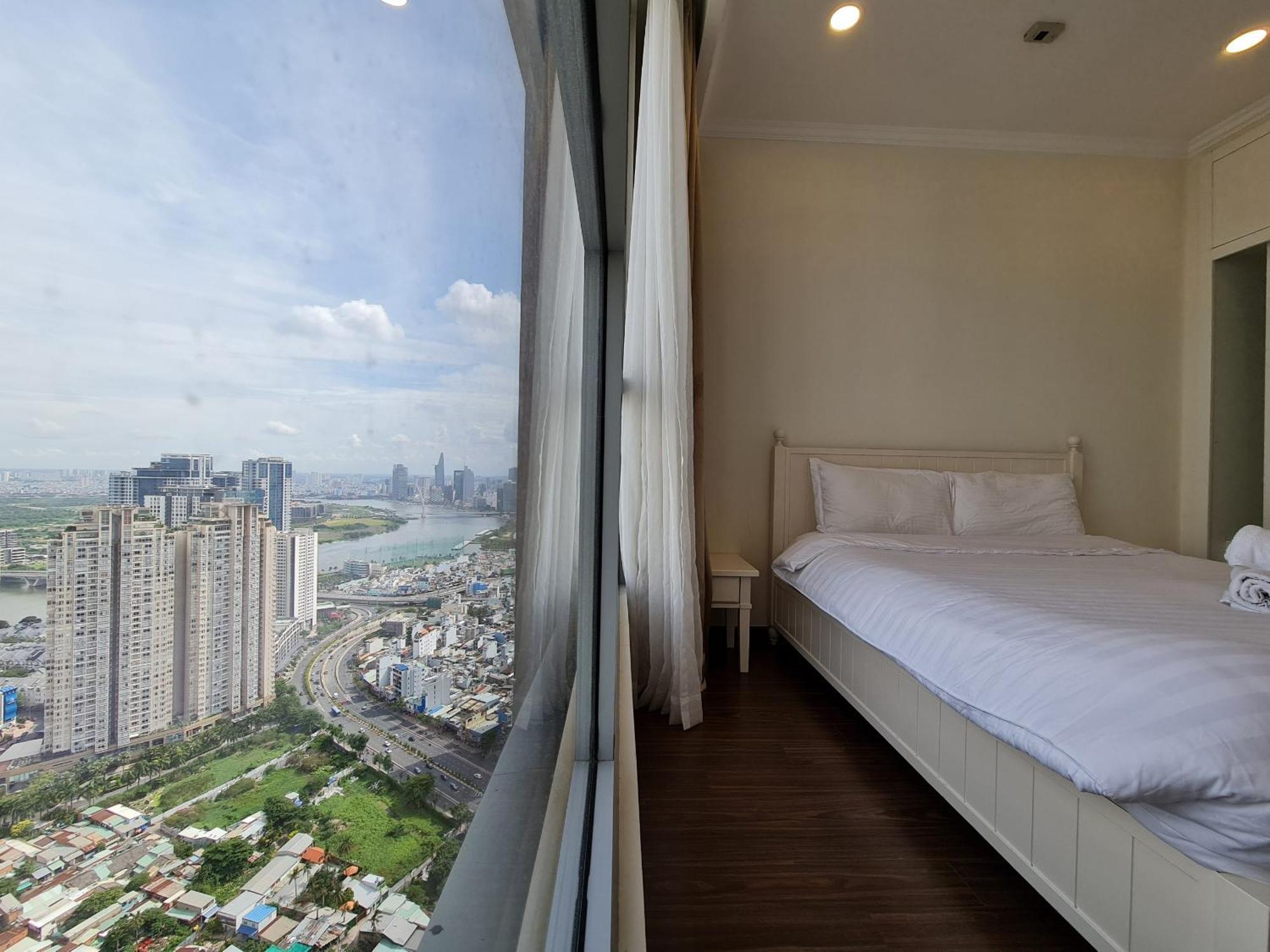 Chalton Suites - Landmark 81 Area, Ice Rink & Grand Park Ho Chi Minh City Exterior photo