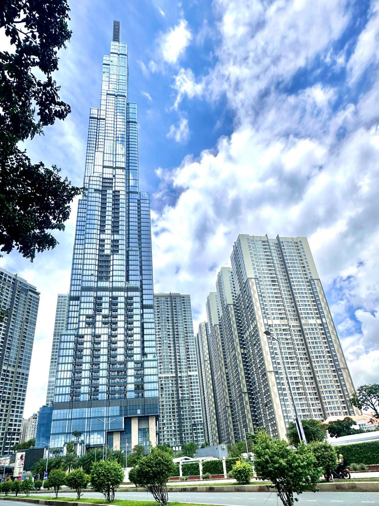 Chalton Suites - Landmark 81 Area, Ice Rink & Grand Park Ho Chi Minh City Exterior photo